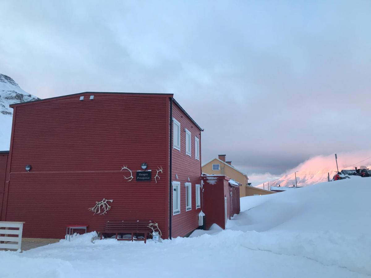 לונגיירביין Haugen Pensjonat Svalbard מראה חיצוני תמונה